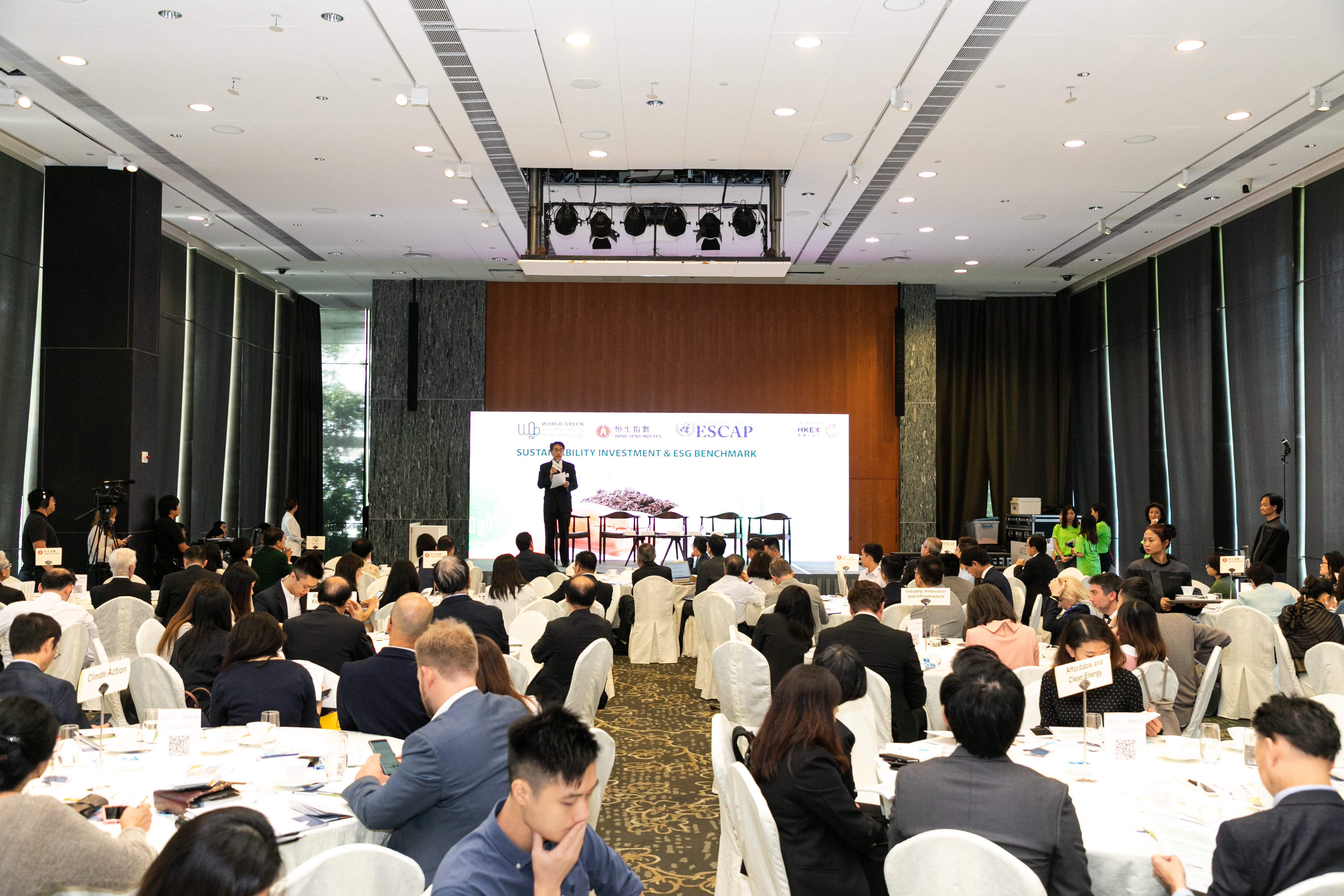 400 attendees from public and private businesses around the world joined the conference